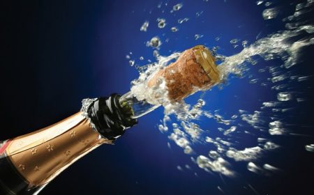 Une assurance invente une sécurité sur le bouchon de champagne pour éviter les accidents pendant les fêtes champagne bouchon explosition sécurite