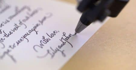 Bond, le robot qui imite votre écriture Bond robot écriture manuelle