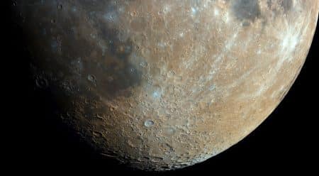 Depuis son balcon, un photographe amateur capture la Lune en HD Bartosz Wojczynski, photo en haute résolution de la Lune