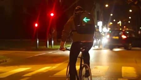 GO LED: un sac à dos avec clignotants pour la sécurité des cyclistes Clignotants cyclistes, sac à dos, go led, port designs