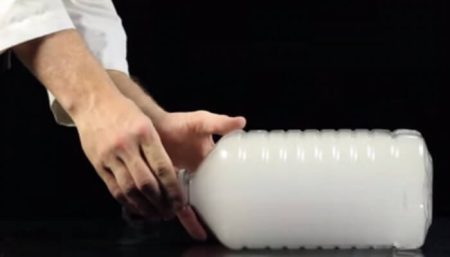 Vidéo: comment créer un nuage dans une bouteille nuage bouteille