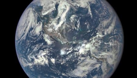 La première photo intégrale de la Terre depuis 43 ans photo intégrale de la Terre