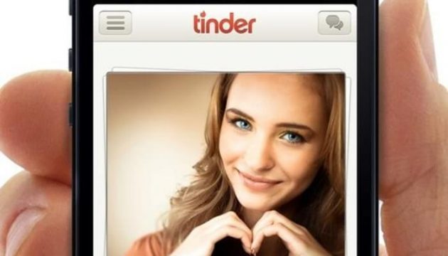 Vous pouvez désormais vous faire refouler par des célébrités vérifiées sur Tinder Tinder, profil vérifié