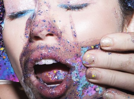 Miley Cyrus dévoile un album surprise en écoute gratuite Miley Cyrus and her Dead Petz, Album