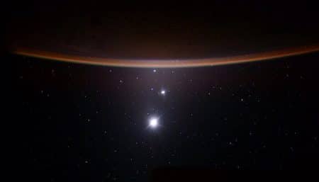 La Lune, Vénus, Jupiter et la Terre sur la même photo depuis l’ISS scott kelly, lune, venus, jupiter, terre, photo