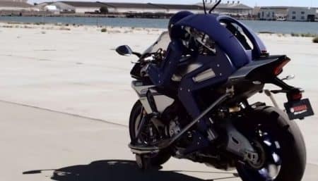 Motobot, un robot pilote signé Yamaha Motobot, Yamaha, Moto Robot