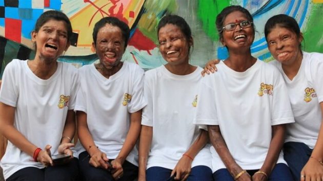 De courageuses survivantes d’attaques à l’acide tiennent un café en Inde Sheroes' Hangout, femmes victimes d'attaques à l'acide, Inde