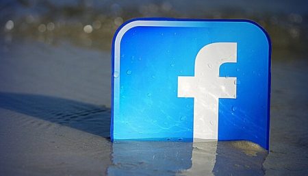 Facebook: un mode hors-ligne en cours de préparation Facebook, hors-ligne