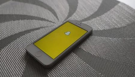 Vers l’interdiction de Facebook et Snapchat aux moins de 16 ans ? interdiction, Snapchat, Facebook, adolescents, moins de 16 ans