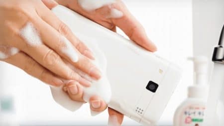 Kyocera Digno Rafre: le tout premier smartphone lavable au savon Kyocera Digno Rafre, smartphone, savon