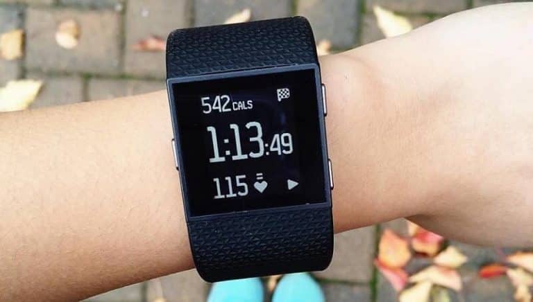 FitBit : le traqueur sait lorsque vous vous faites larguer !