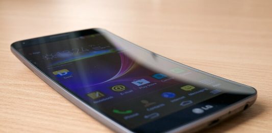 LG, smartphone, bords incurvésLG, smartphone, bords incurvés