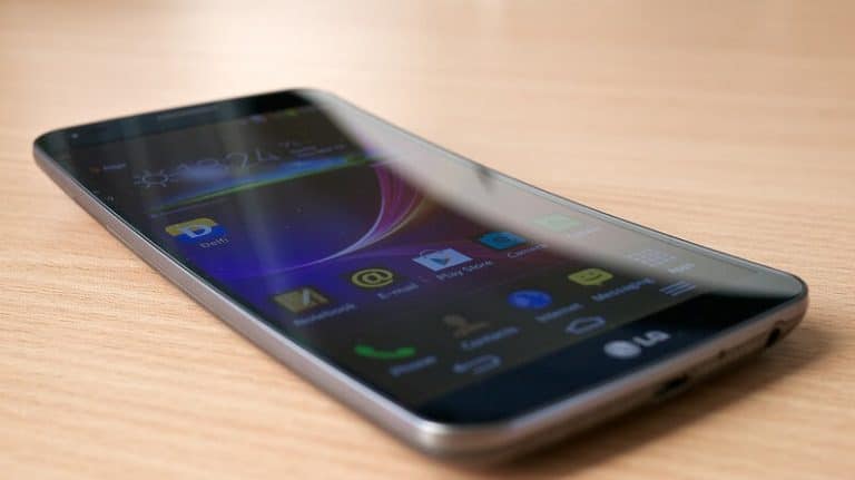 LG préparerait lui aussi un nouveau smartphone à bords totalement incurvés !