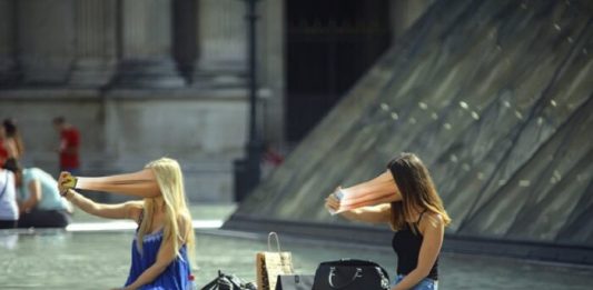 sur-fake-telephone