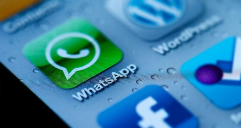 WhatsApp (re)devient 100 % gratuit et réoriente sa stratégie économique