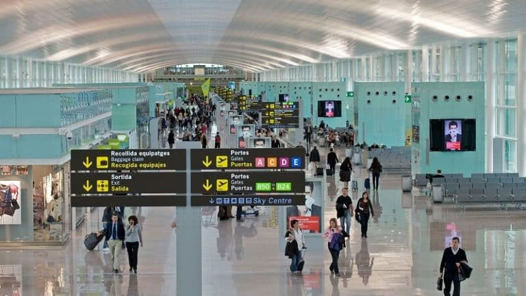 Avast pirate l’aéroport de Barcelone pour illustrer l&rsquo;utilité de son application mobile