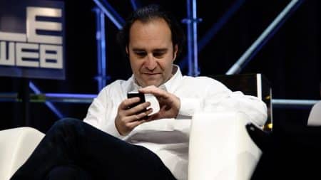 Xavier Niel investit dans une mine de bauxite de Guinée Xavier Niel, investissement, mine de bauxite, Guinée