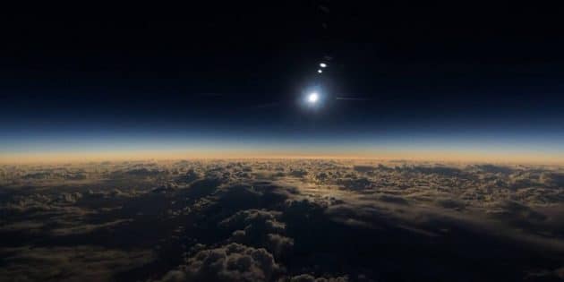 L’éclipse solaire totale en Indonésie vue du ciel et en images Eclipse totale en Indonesie vue du ciel