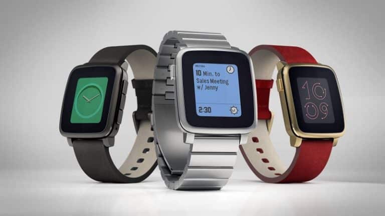 Cassez les clichés des montres connectées avec les Pebble Classic & Time !