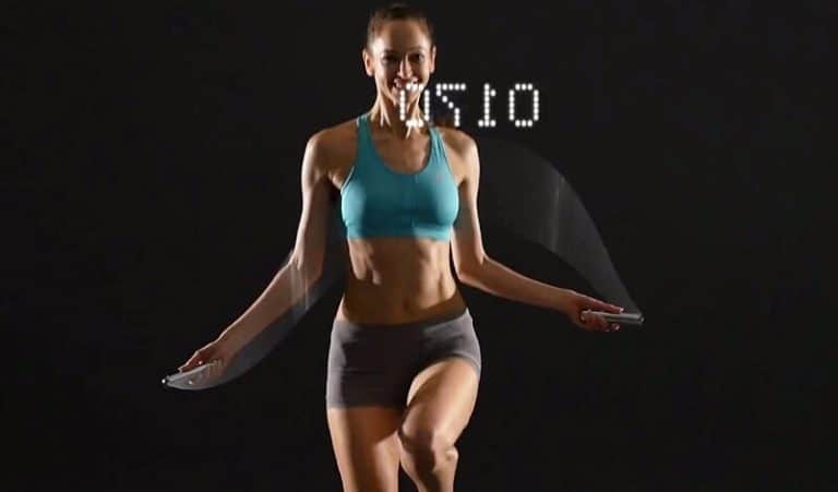 Le sport devient high-tech avec Smart Rope, la corde à sauter connectée