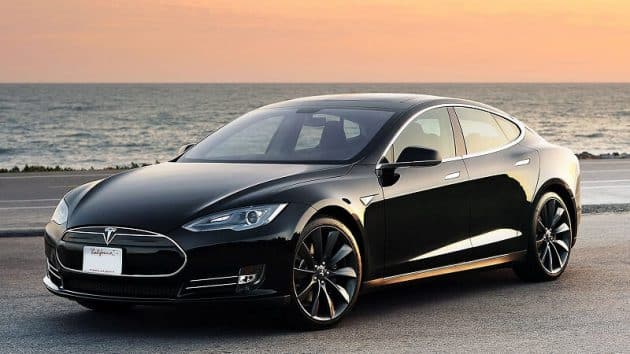 Tesla débauche un spécialiste des puces chez Apple Tesla, recrutement de Peter Bannon, Apple