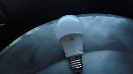 Test: SmartLED, l’ampoule connectée qui obéit au doigt Ampoule connectée SmartLED