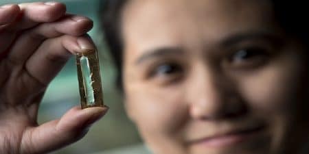 Par accident, une américaine crée une batterie super-puissante Etudiante américaine, Batterie puissante
