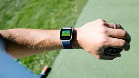 FitBit: les cardiofréquencemètres de ses bracelets ne seraient pas fiables du tout Montre connectée FitBit
