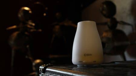 Test: l’humidificateur d’air et diffuseur d’huile essentielle d’Esky Test de l'humidificateur Essential de Esky