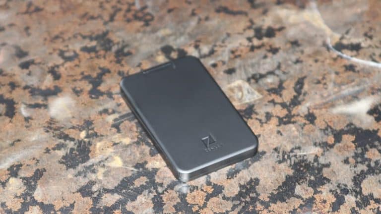 ZENLET, le porte-cartes classe et intelligent