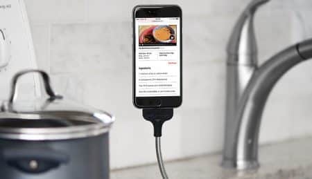 Bobine, câble en suspension pour charger un iPhone