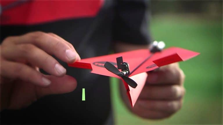 PowerUp 3.0, pilotez vos avions en papier !