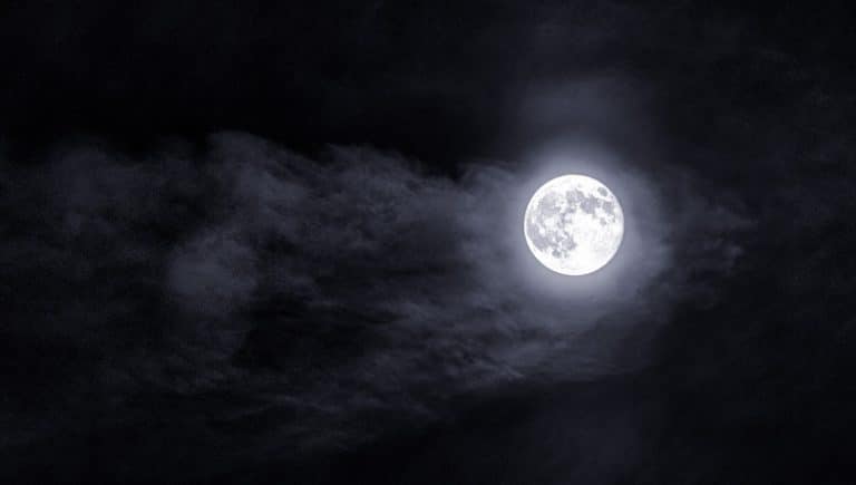 Voilà pourquoi vous pourriez être très déçus par la « super Lune » de ce soir