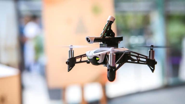5 drones pas cher à s&rsquo;offrir pour débuter dans le pilotage