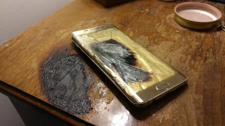 #GalaxyGate : un S6 Edge+ explose au chevet d’un utilisateur Explosion d'un Samsung Galaxy Edge 6+