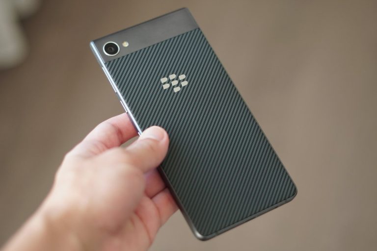 BlackBerry Motion : le canadien lève le voile sur son nouveau smartphone tout tactile