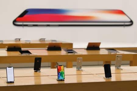 Apple serait sur le point de lancer trois iPhone bord à bord en 2018 Apple-serait-sur-le-point-de-lancer-trois-iPhones-bord-a-bord-en-2018