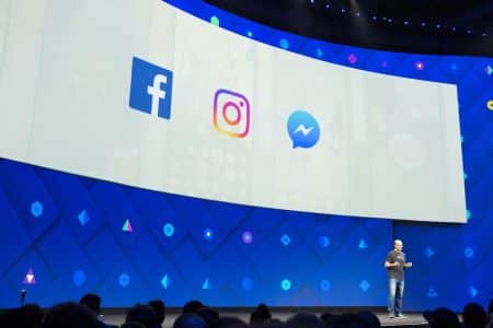 Facebook intègre désormais un moyen de paiement entre amis en France Facebook integre un moyen de paiement entre amis en France