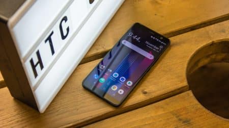 HTC U11+ : tout sur un milieu de gamme en retar mais puissant