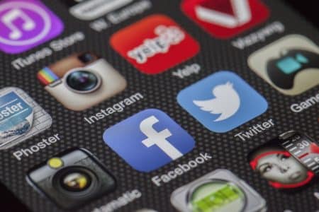 Des mouchards détectés sur plusieurs applications mobiles mouchards