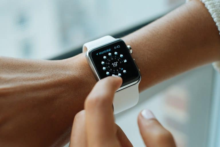 Quelle montre connectée pas chère choisir comme cadeau de Nouvel An ?