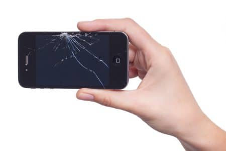 Un verre polymère pourrait permettre aux écrans de smartphones de s’auto-réparer écran