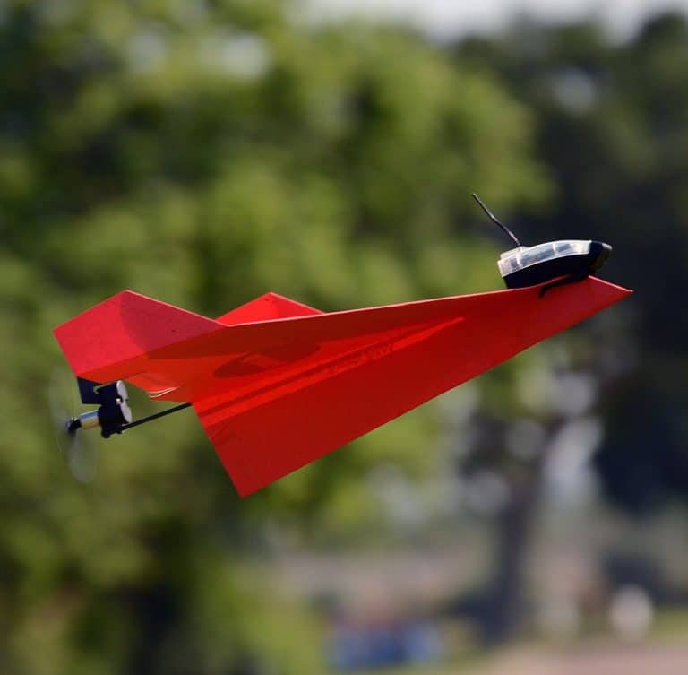 Dart : PowerUp propose son avion en papier contrôlé par smartphone