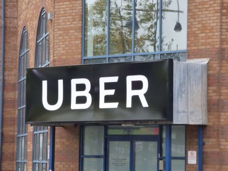 Une voiture autonome fauche et tue un piéton