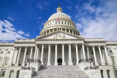 Le Sénat américain tape sur les doigts de Mark Zuckerberg Mark Zuckerberg
