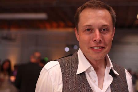 Elon Musk travaille sur un sous-marin pour aider les enfants bloqués dans une grotte en Thaïlande grotte