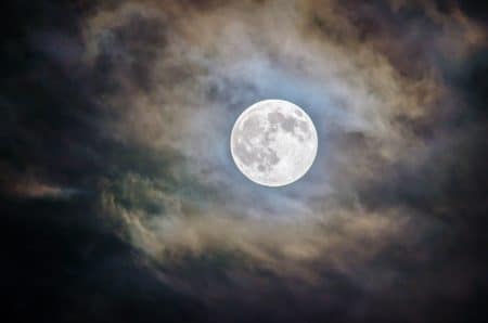 La NASA confirme la présence de glace aux deux pôles de la Lune lune