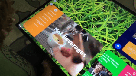 La table interactive, un moyen inédit de gestion d’attente et de marketing 2.0