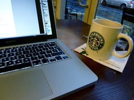 Starbucks : l’accès aux sites pornographiques désormais bloqué par défaut sur son Wifi gratuit