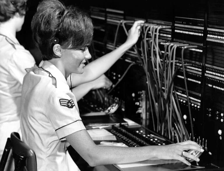 Standard téléphonique : les différences entre virtuel et traditionnel